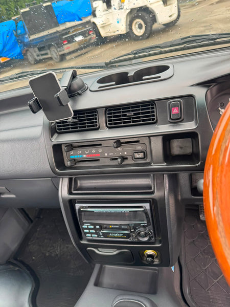 Silver 2001 Daihatsu Hijet 4x4 M/T kei truck, photo 9 of 11