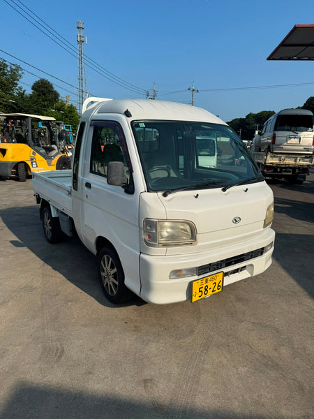 White 2000 Daihatsu Hijet Jumbo 4x4 M/T kei truck
