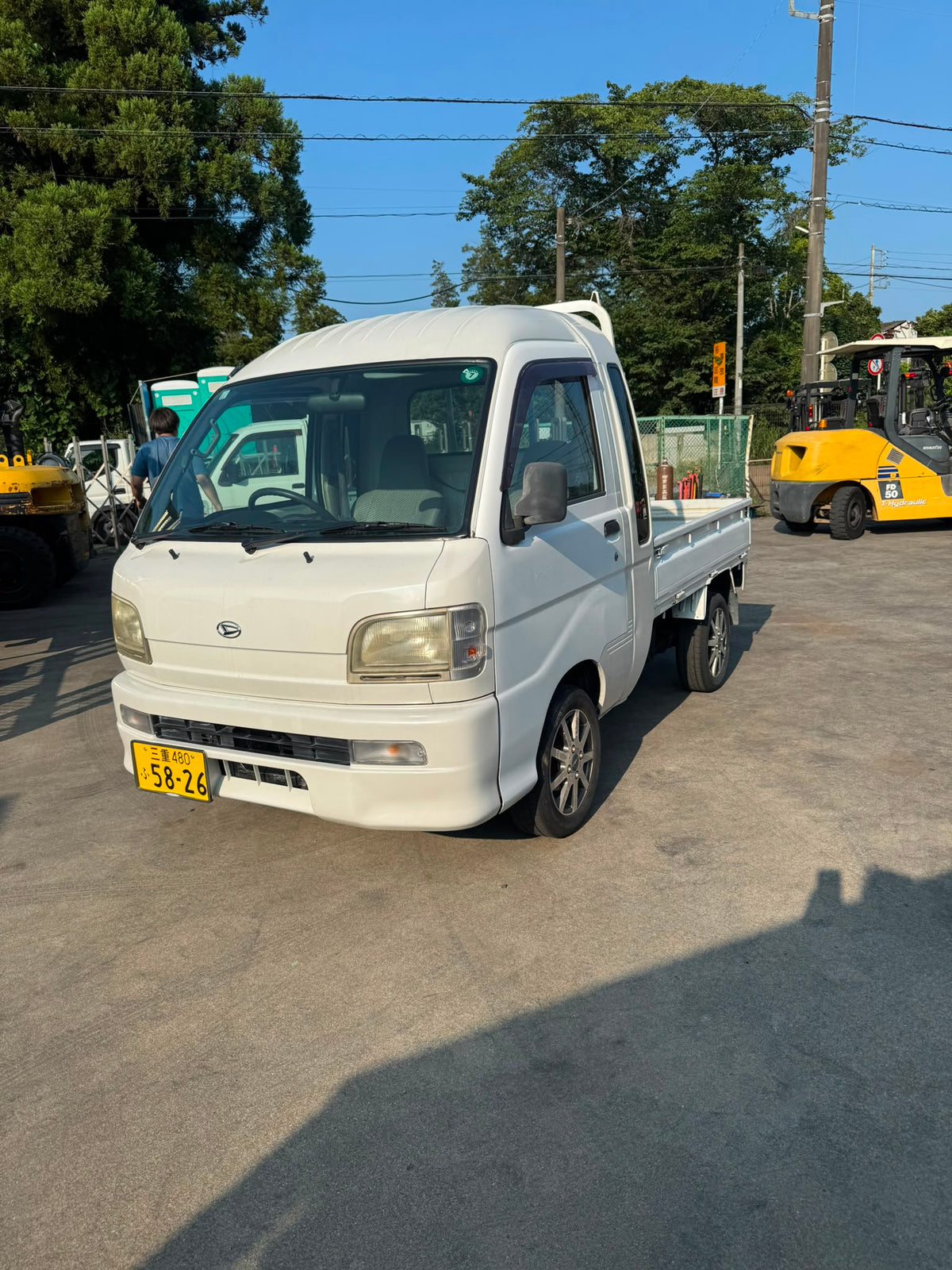 White 2000 Daihatsu Hijet Jumbo 4x4 M/T kei truck, photo 2 of 12
