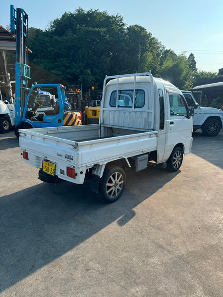 White 2000 Daihatsu Hijet Jumbo 4x4 M/T kei truck, photo 6 of 12