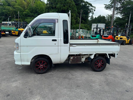 White 2000 Daihatsu Hijet Jumbo 4x4 A/T kei truck, photo 4 of 8
