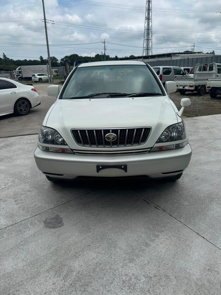 White 2001 Toyota Harrier 4WD SUV, photo 2 of 12