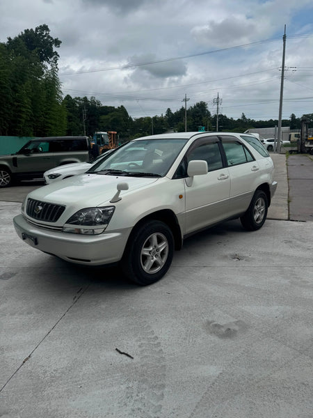 White 2001 Toyota Harrier 4WD SUV, photo 3 of 12