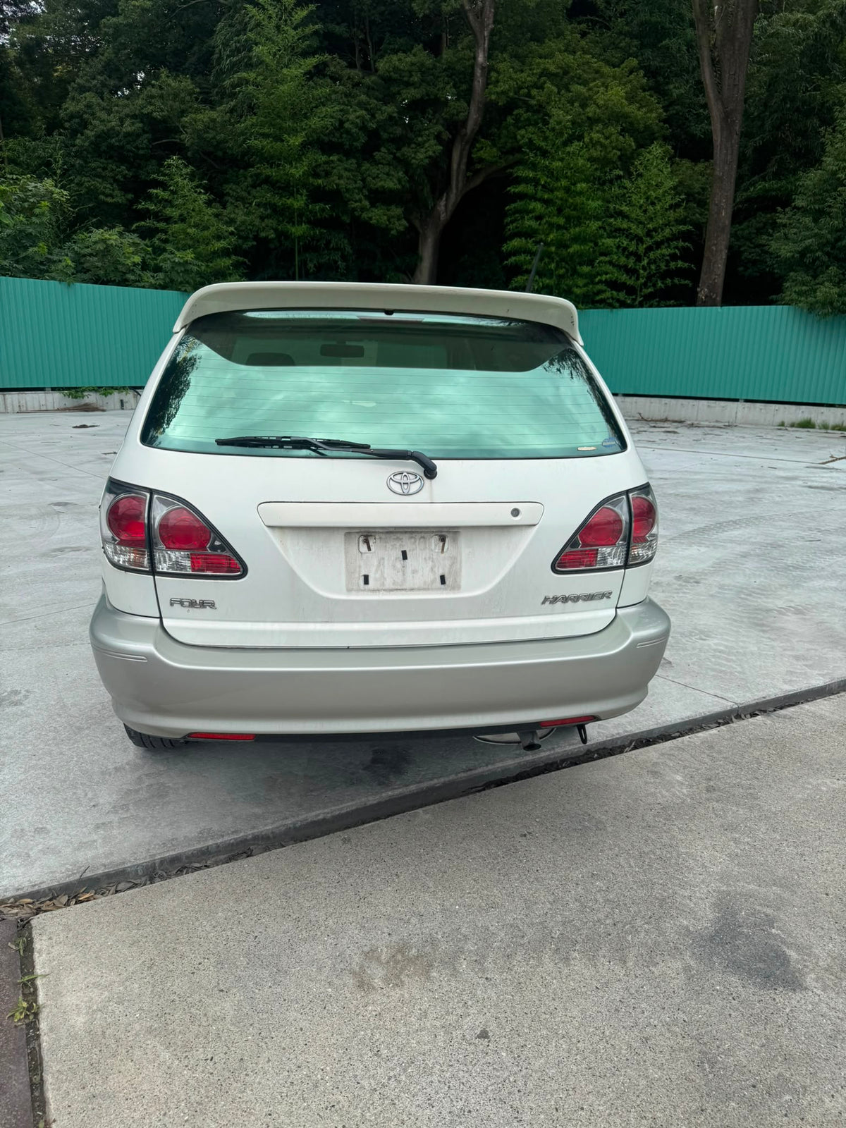 White 2001 Toyota Harrier 4WD SUV, photo 5 of 12