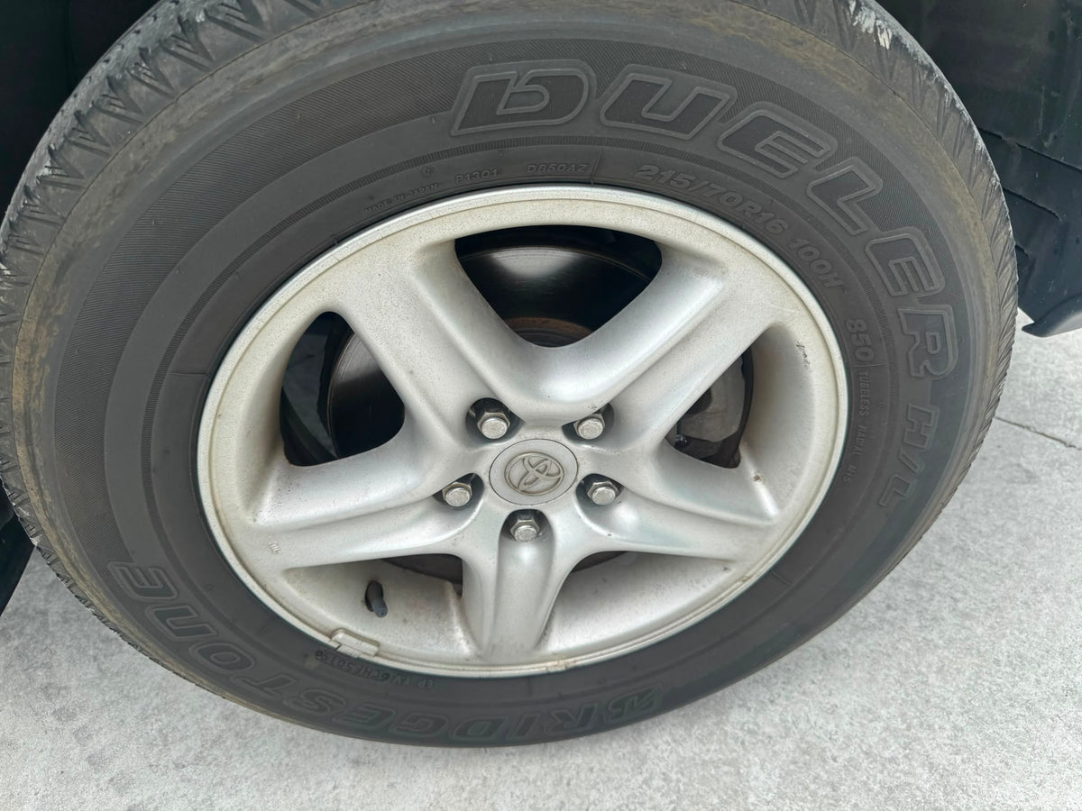 White 2001 Toyota Harrier 4WD SUV, photo 10 of 12
