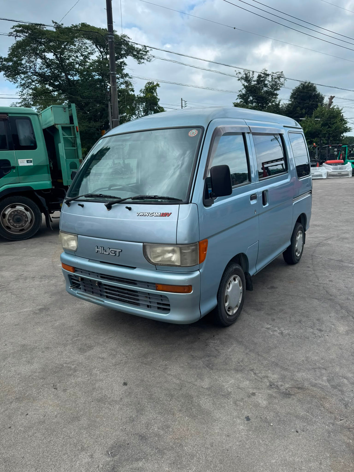 Light blue 1998 Daihatsu Hijet Van 4x2, photo 3 of 9