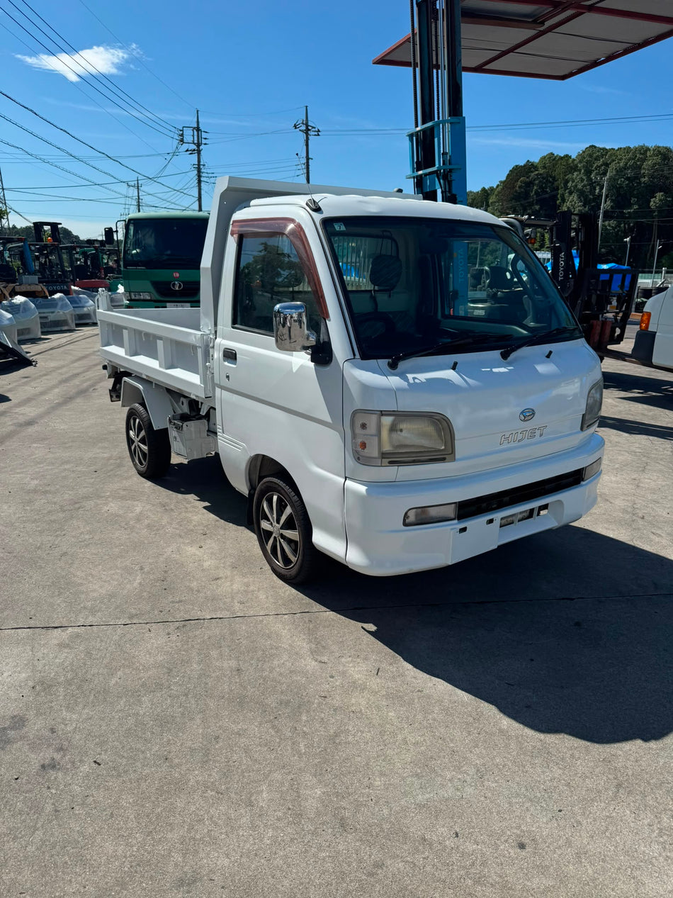White 2000 Daihatsu Hijet Dump Truck 4x4, photo 1 of 8