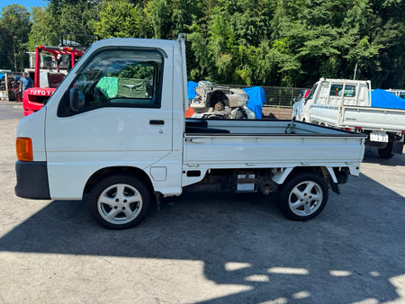 White 2000 Subaru Sambar 4x4 kei truck, photo 4 of 9
