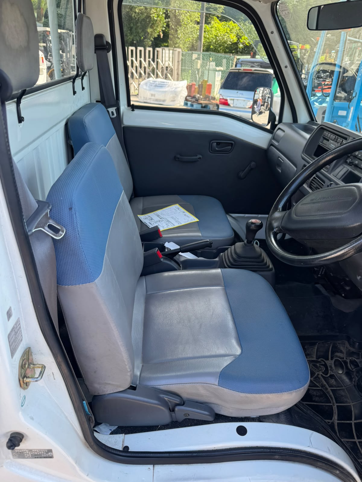 White 2000 Subaru Sambar 4x4 kei truck, photo 6 of 9