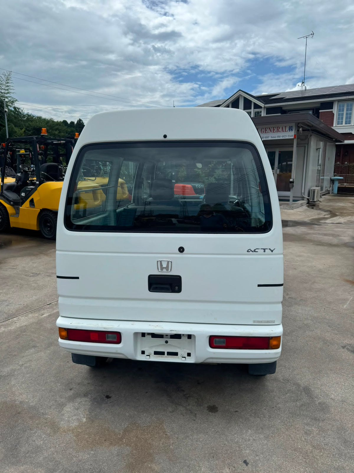 White 1998 Honda Acty Van 4x2, photo 5 of 11
