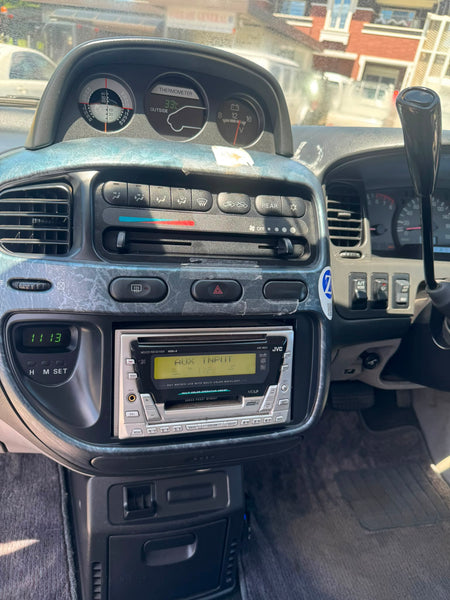 White 2000 Mitsubishi Delica Space Gear Chamonix 4WD van, photo 9 of 14