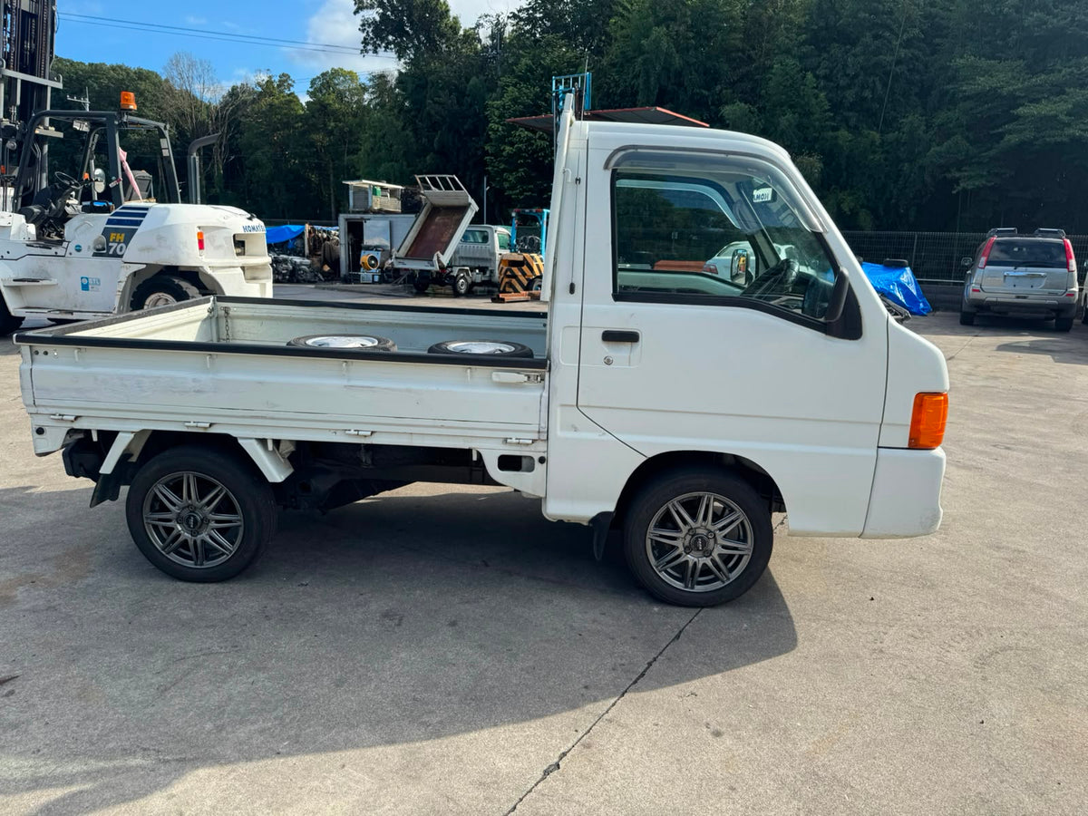 White 2001 Subaru Sambar 4x4 kei truck, photo 2 of 7