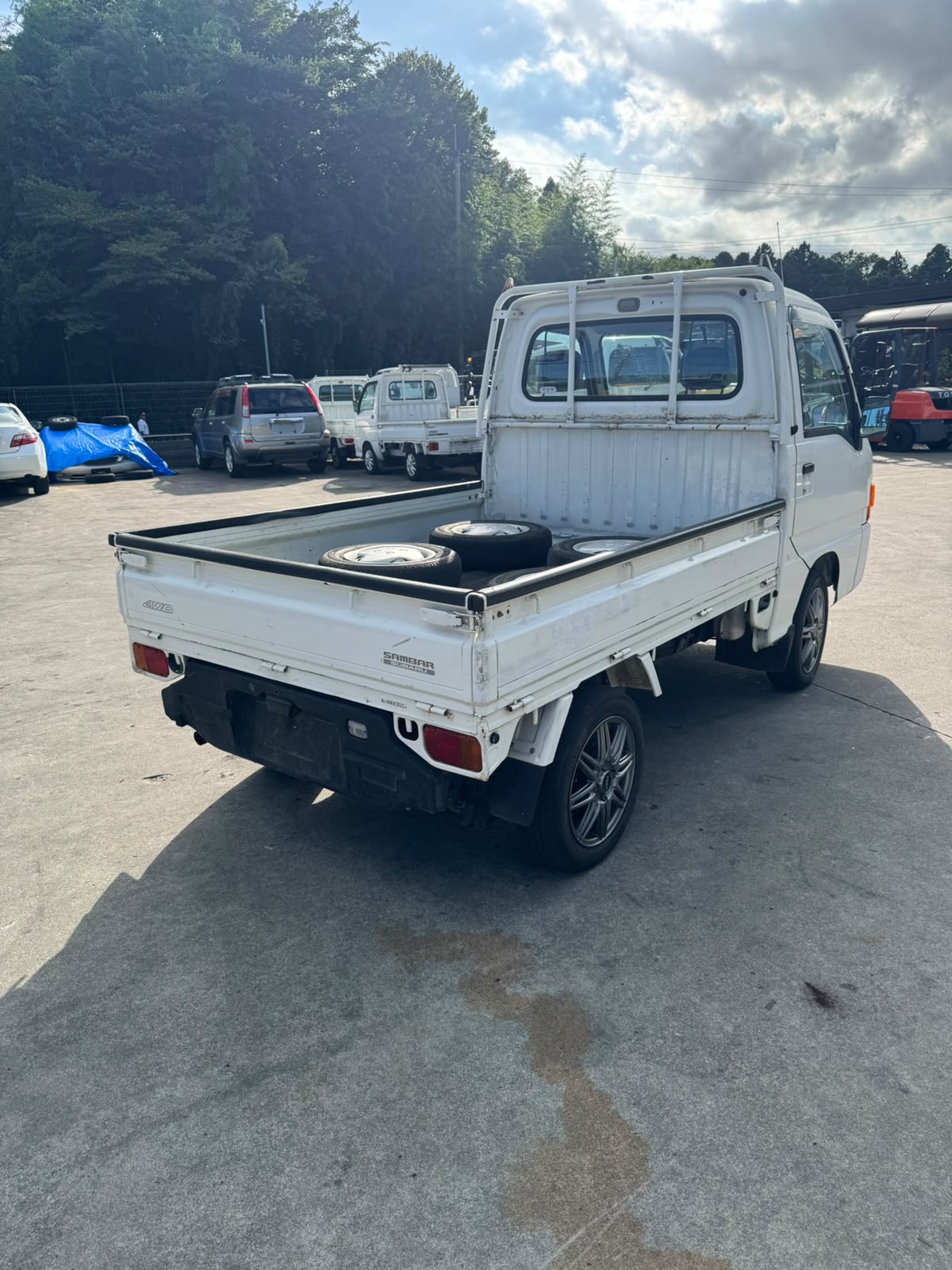 White 2001 Subaru Sambar 4x4 kei truck, photo 3 of 7