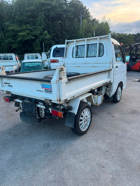 White 2000 Daihatsu Hijet Dump Truck 4x4, photo 3 of 11