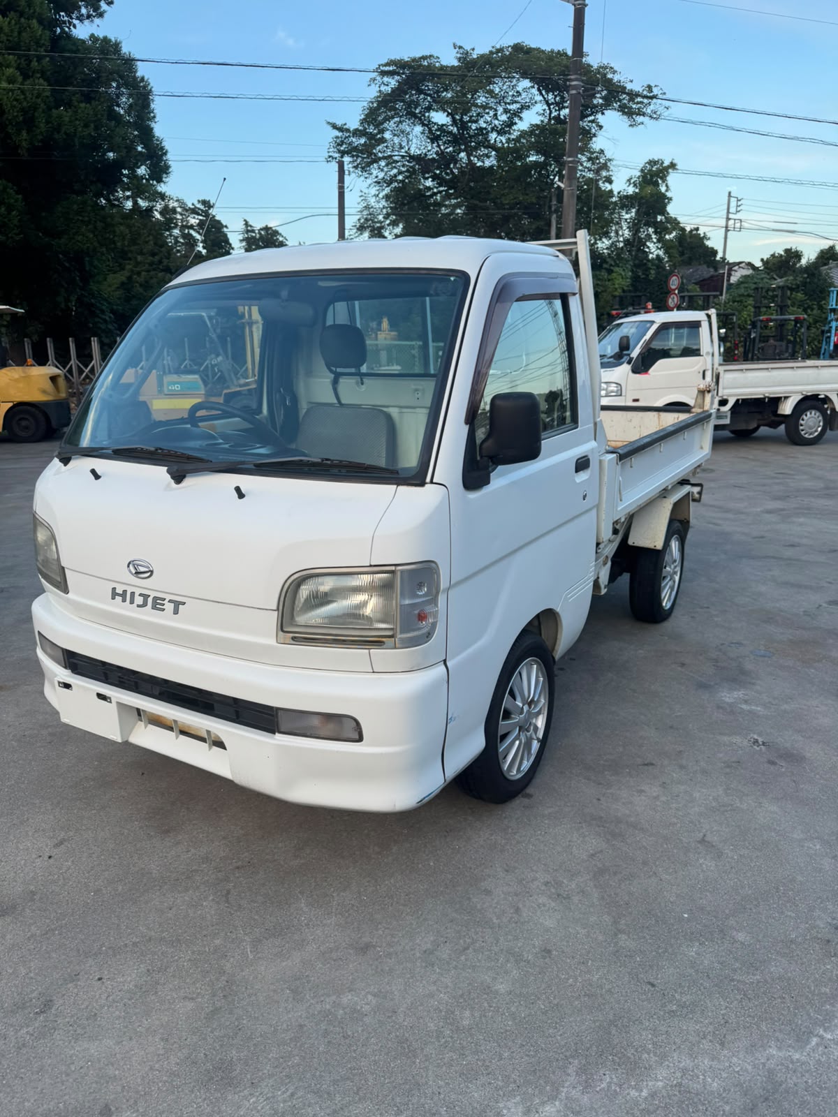 White 2000 Daihatsu Hijet Dump Truck 4x4, photo 6 of 11