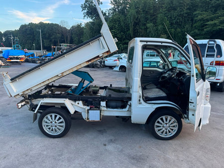 White 2000 Daihatsu Hijet Dump Truck 4x4, photo 2 of 11
