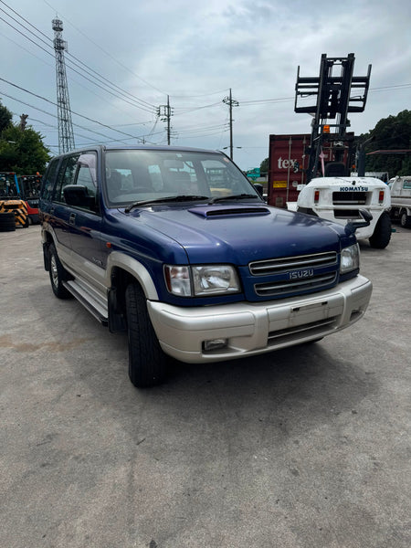 Blue and silver 2000 Isuzu Bighorn Diesel 4WD SUV, photo 1 of 12