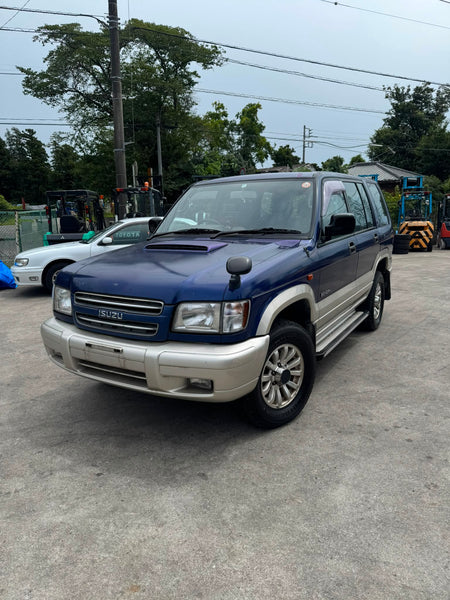 Blue and silver 2000 Isuzu Bighorn Diesel 4WD SUV, photo 3 of 12