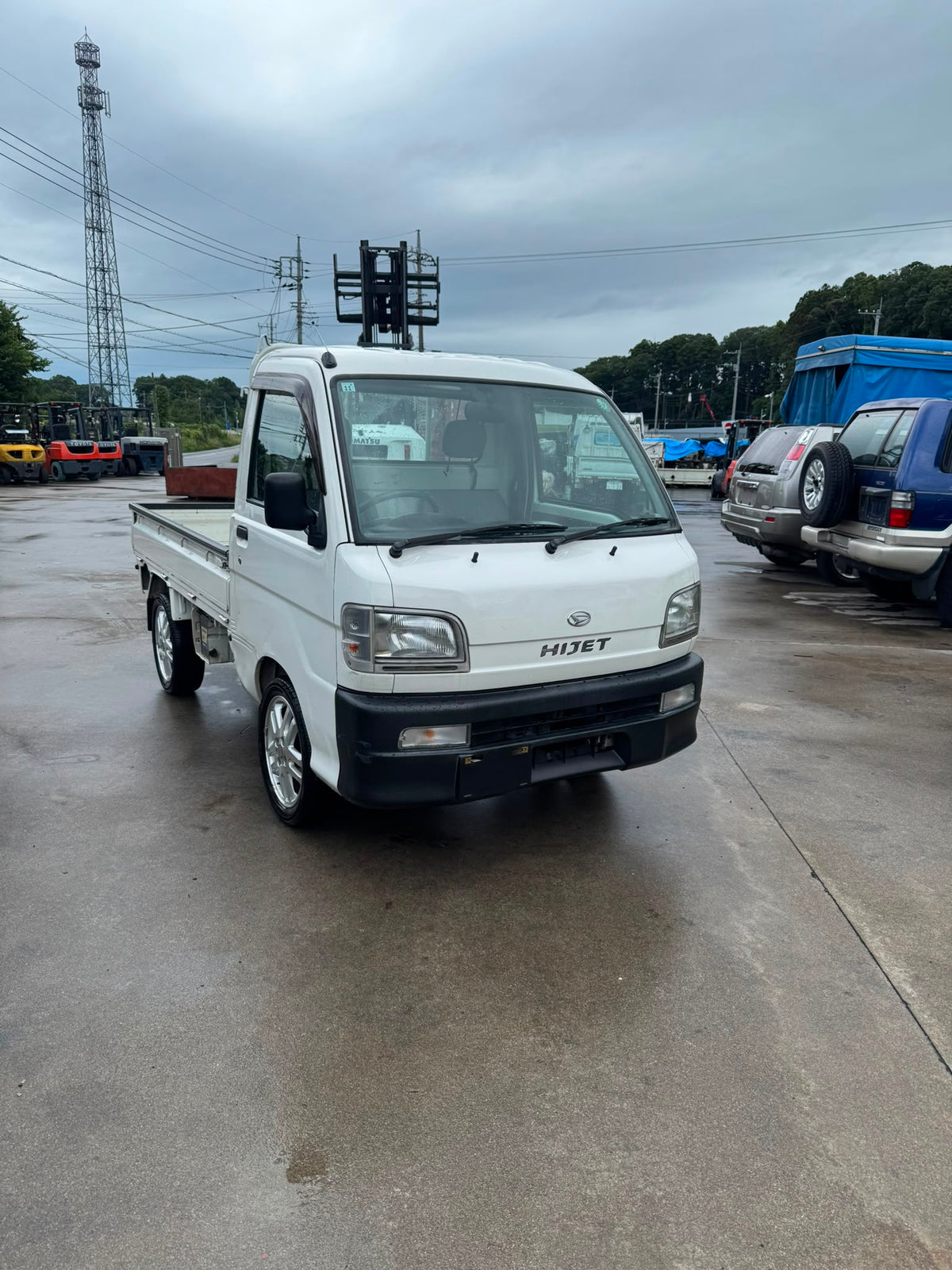 White 1999 Daihatsu Hijet 4x4 kei truck, photo 1 of 10