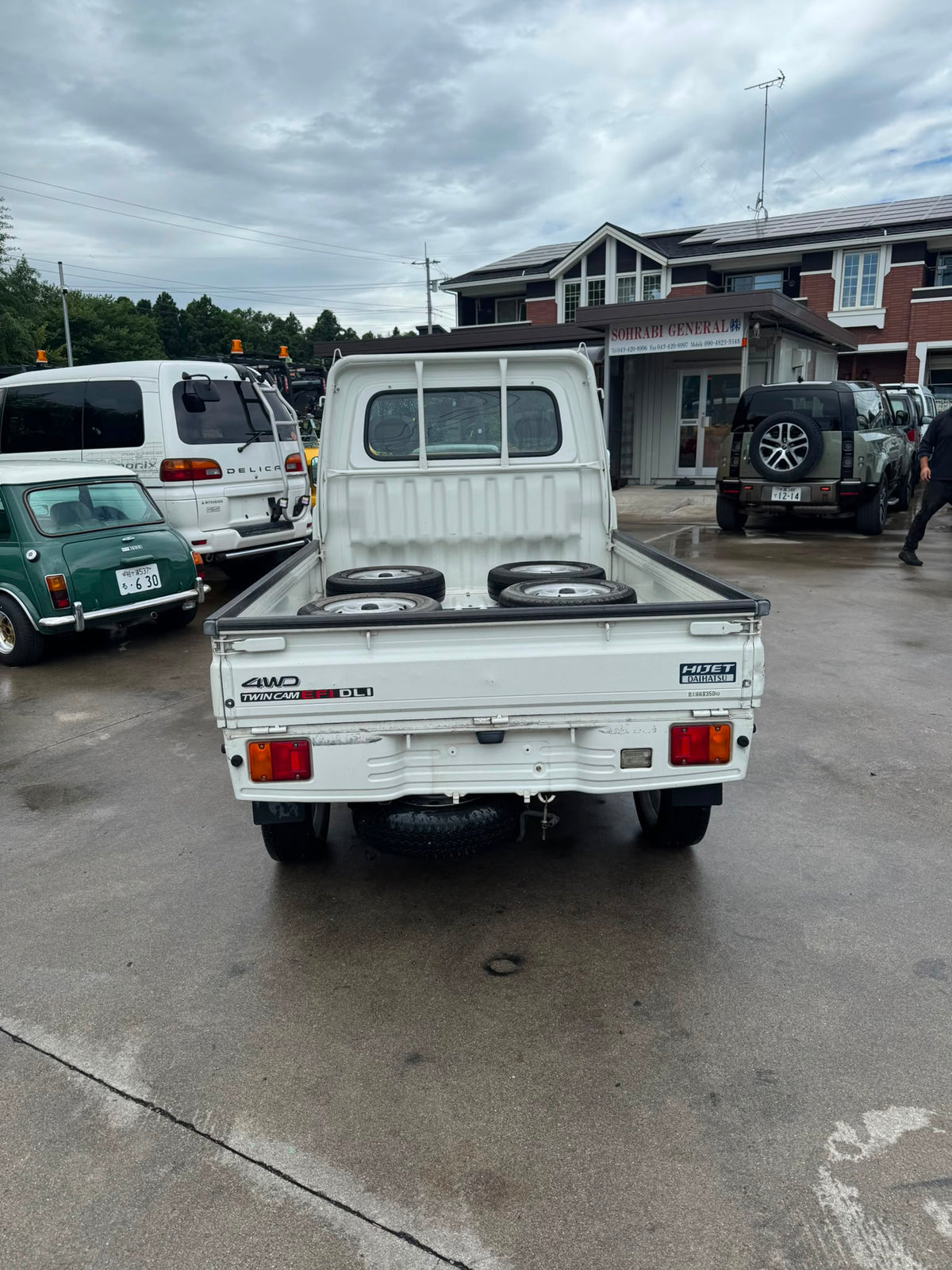White 1999 Daihatsu Hijet 4x4 kei truck, photo 6 of 10
