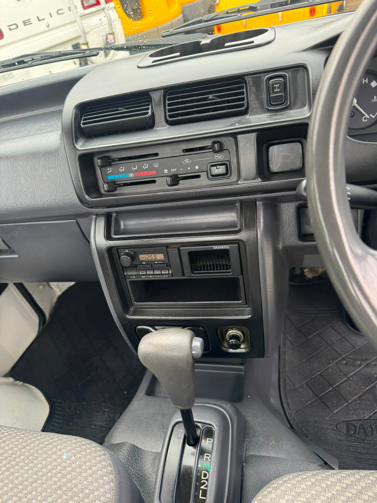 White 1999 Daihatsu Hijet 4x4 kei truck, photo 10 of 10