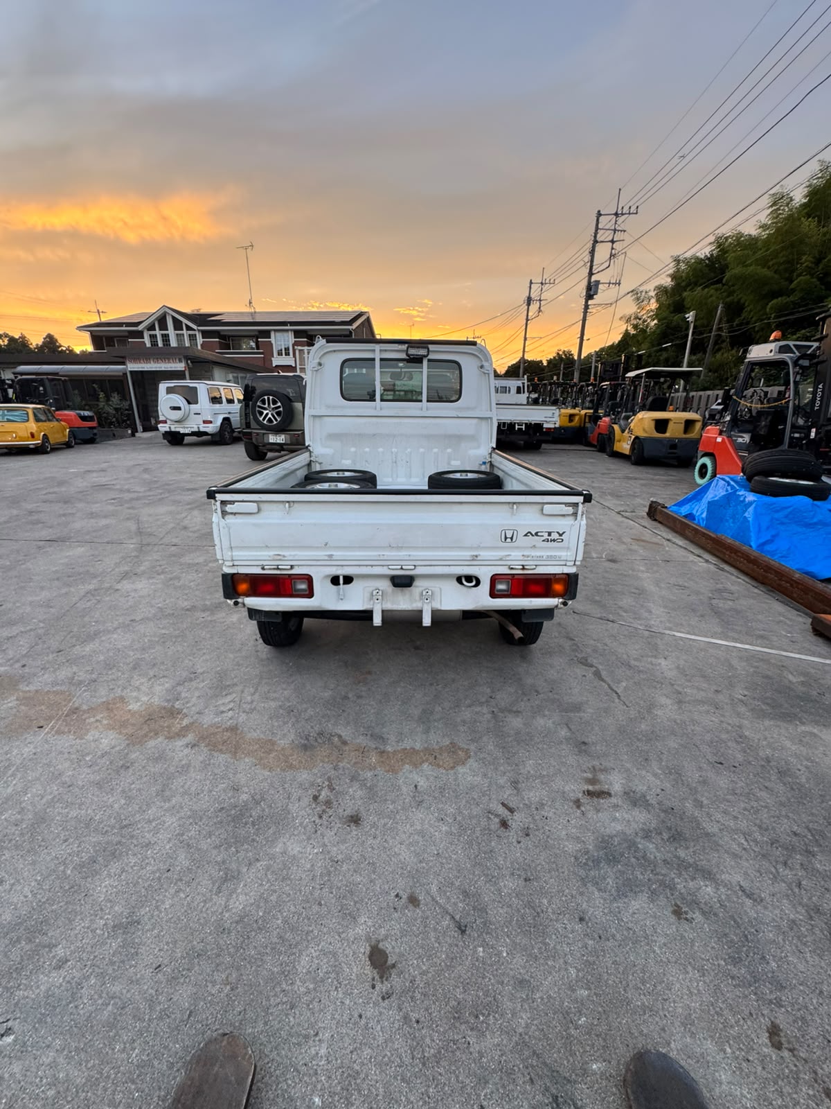 White 2000 Honda Acty 4x4 kei truck, photo 6 of 13