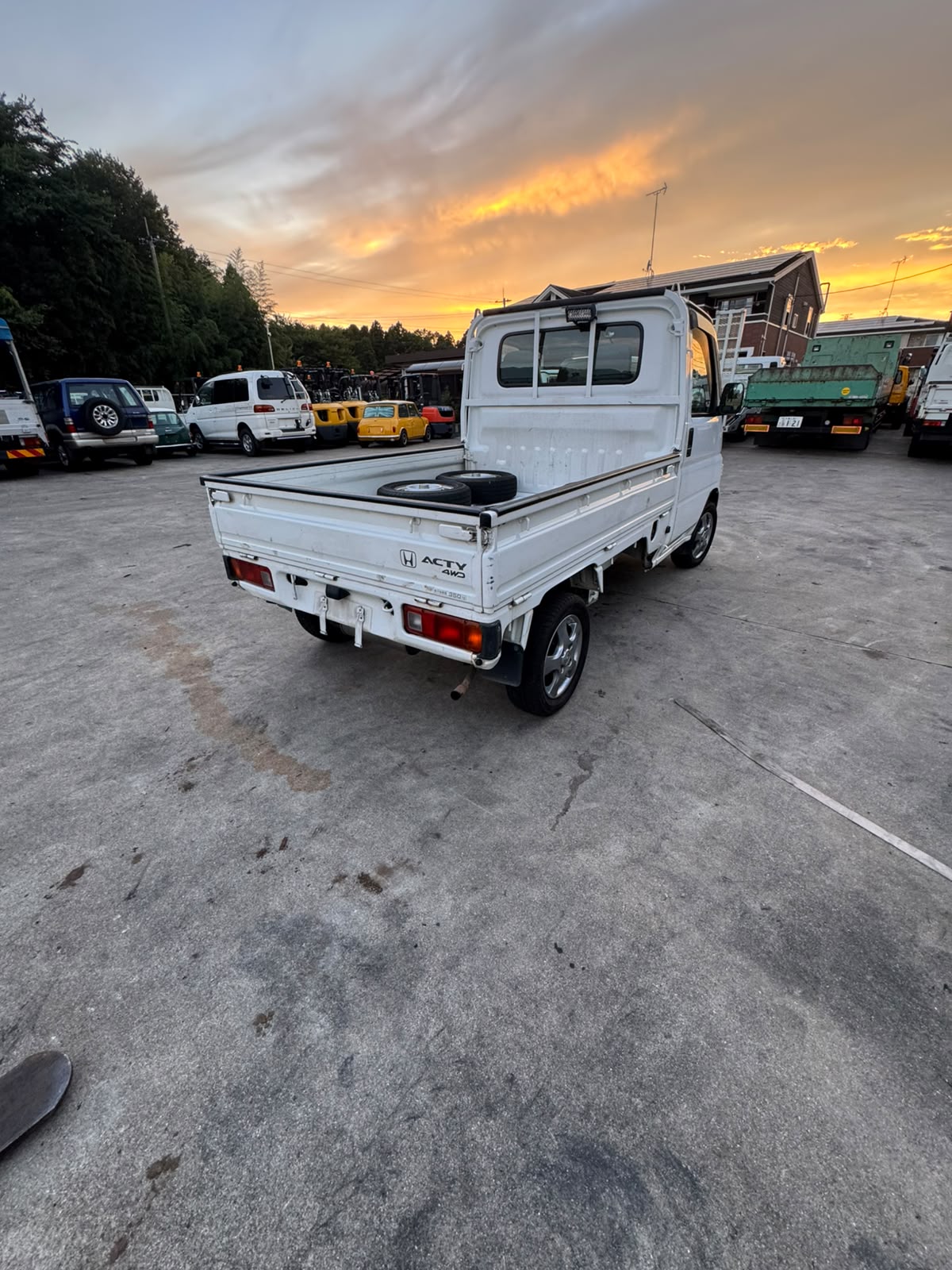White 2000 Honda Acty 4x4 kei truck, photo 5 of 13