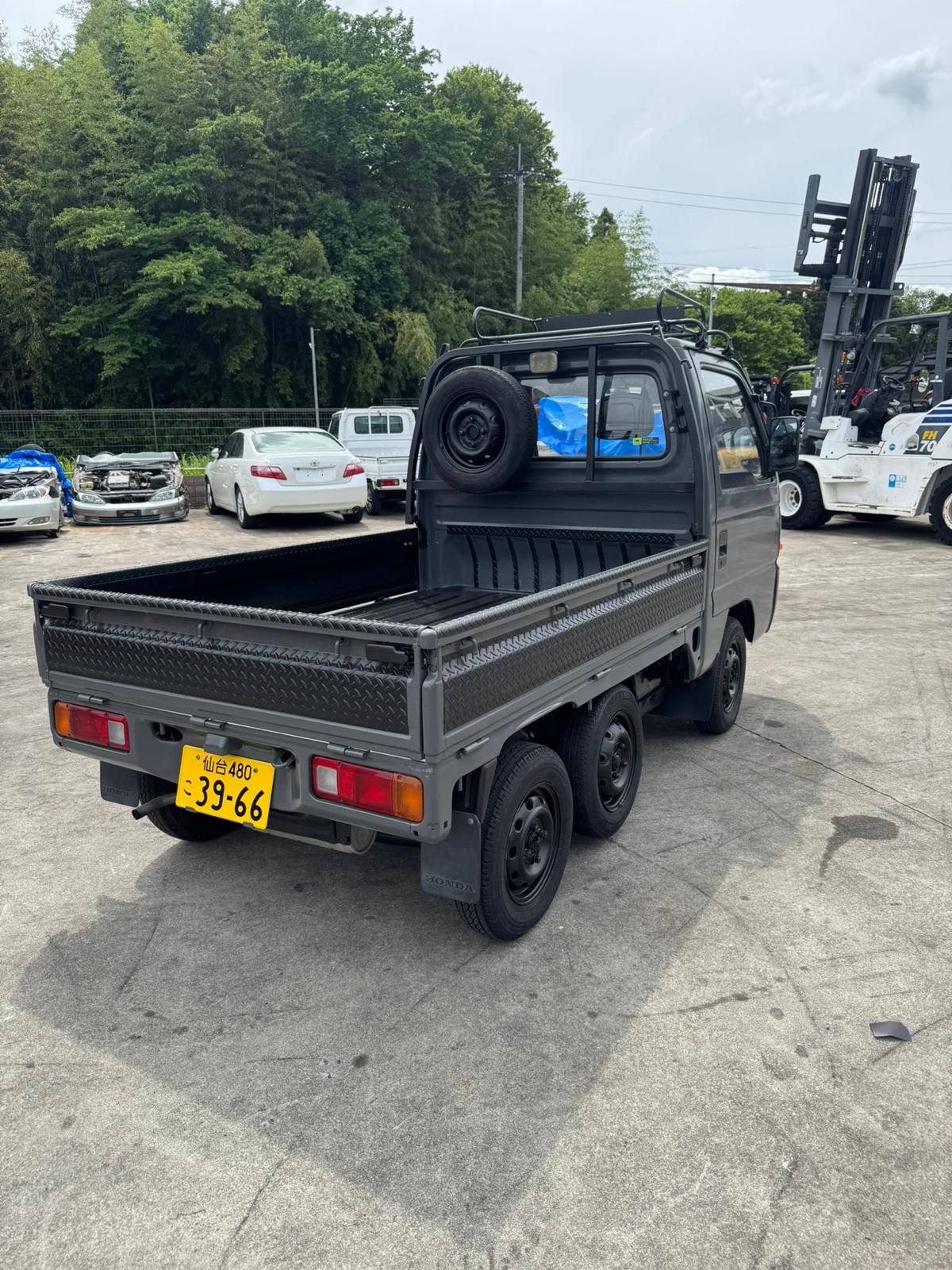 Dark gray 1994 Honda Acty 4x4 kei truck, photo 5 of 11