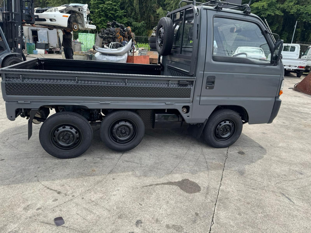 Dark gray 1994 Honda Acty 4x4 kei truck, photo 4 of 11