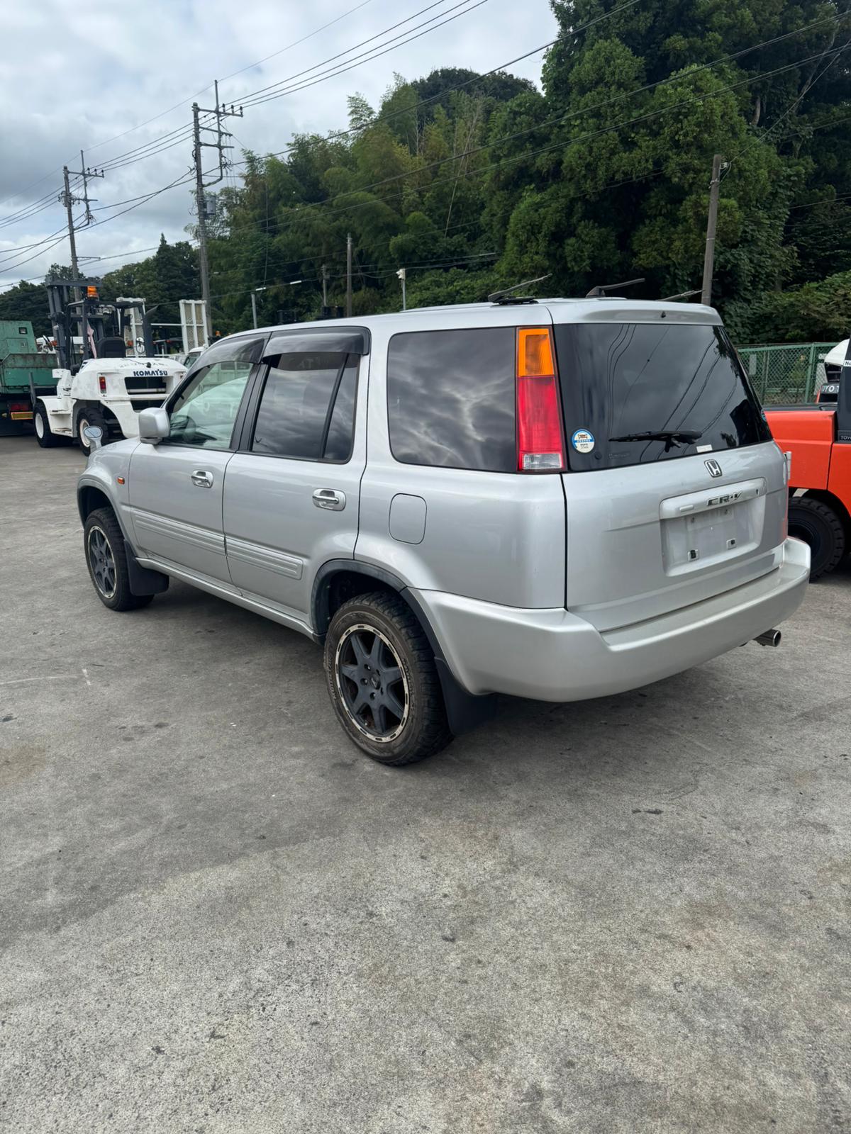 Silver 1999 Honda CR-V 4WD SUV, photo 5 of 13