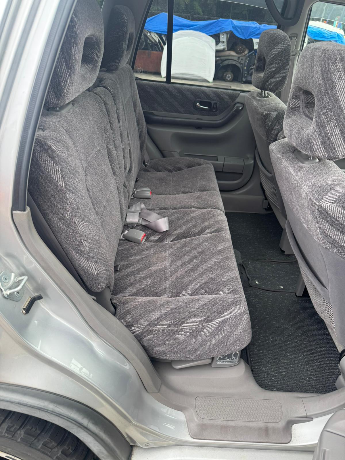 Silver 1999 Honda CR-V 4WD SUV, photo 12 of 13