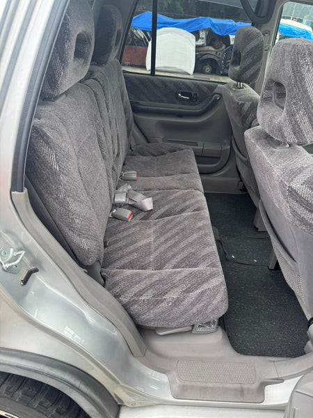 Silver 1999 Honda CR-V 4WD SUV, photo 12 of 13