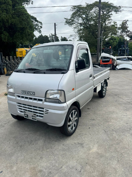 Silver 2001 Suzuki Carry 4x4 kei truck, photo 3 of 12