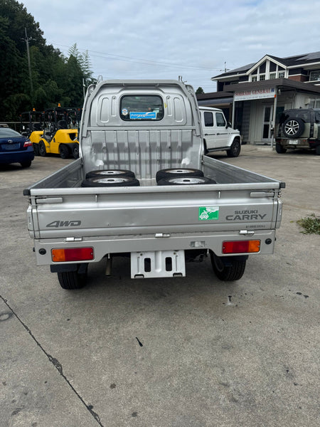 Silver 2001 Suzuki Carry 4x4 kei truck, photo 6 of 12