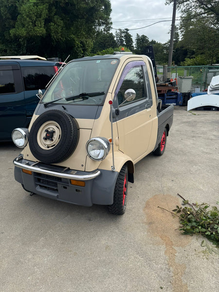 Beige 1996 Daihatsu Midget II kei truck, photo 3 of 8