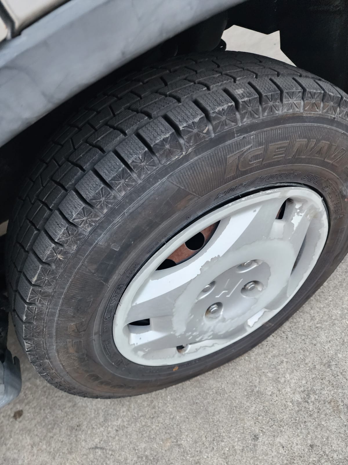 Silver 1997 Honda CR-V 4WD SUV, photo 8 of 19