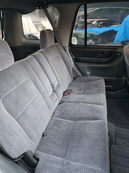 Silver 1997 Honda CR-V 4WD SUV, photo 16 of 19