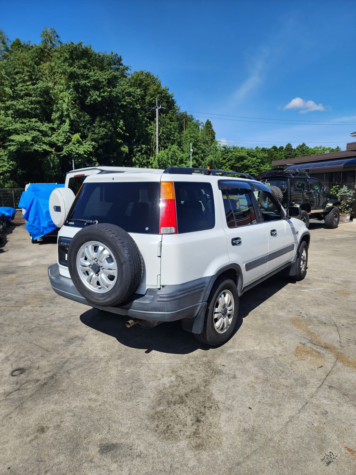 White 1996 Honda CR-V 4WD SUV, photo 4 of 18