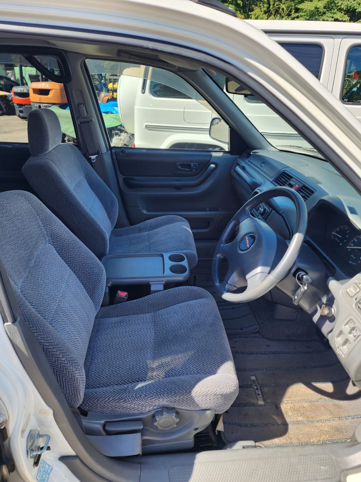 White 1996 Honda CR-V 4WD SUV, photo 11 of 18