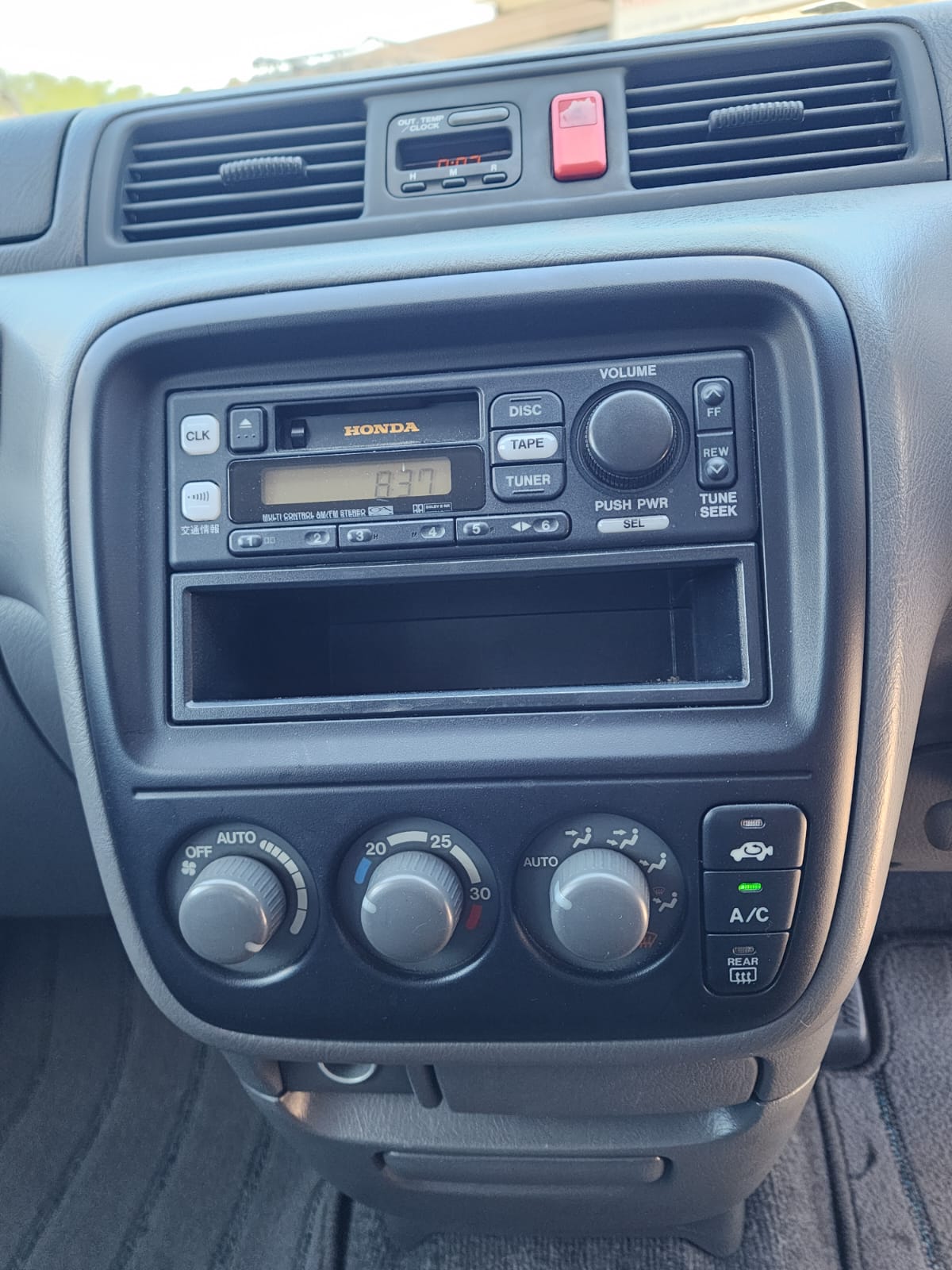 White 1996 Honda CR-V 4WD SUV, photo 14 of 18