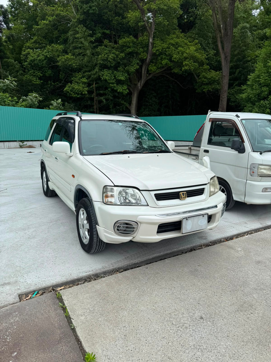 White 1999 Honda CR-V 4WD SUV, photo 1 of 15