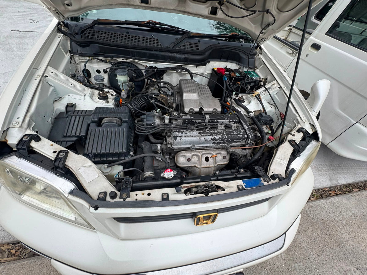 White 1999 Honda CR-V 4WD SUV, photo 10 of 15
