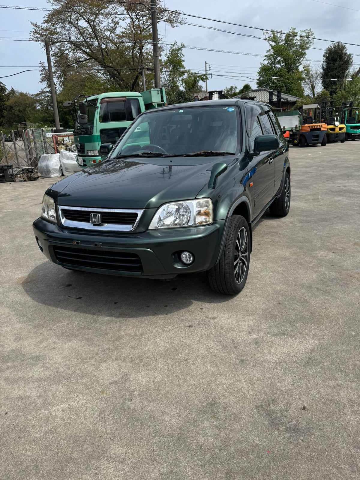 Green 1999 Honda CR-V 4WD SUV, photo 2 of 18