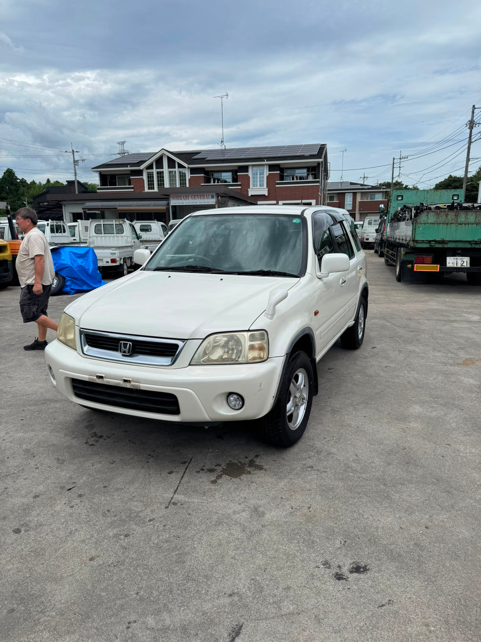 White 1999 Honda CR-V 2WD SUV, photo 1 of 16