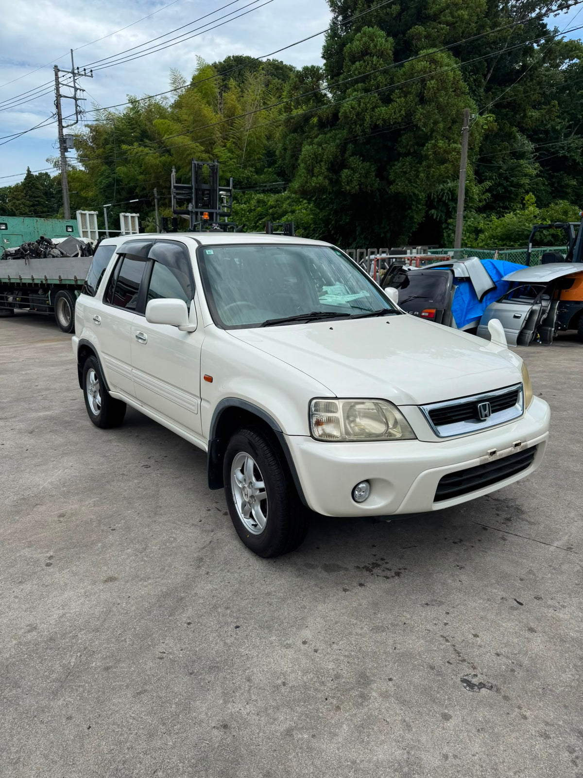 White 1999 Honda CR-V 2WD SUV, photo 2 of 16