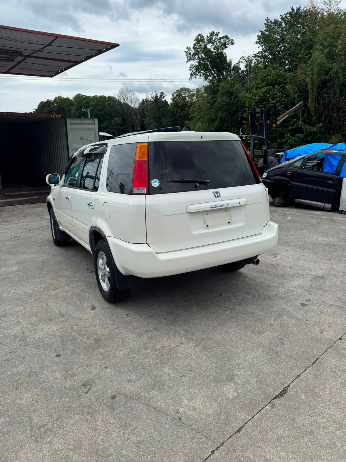 White 1999 Honda CR-V 2WD SUV, photo 4 of 16
