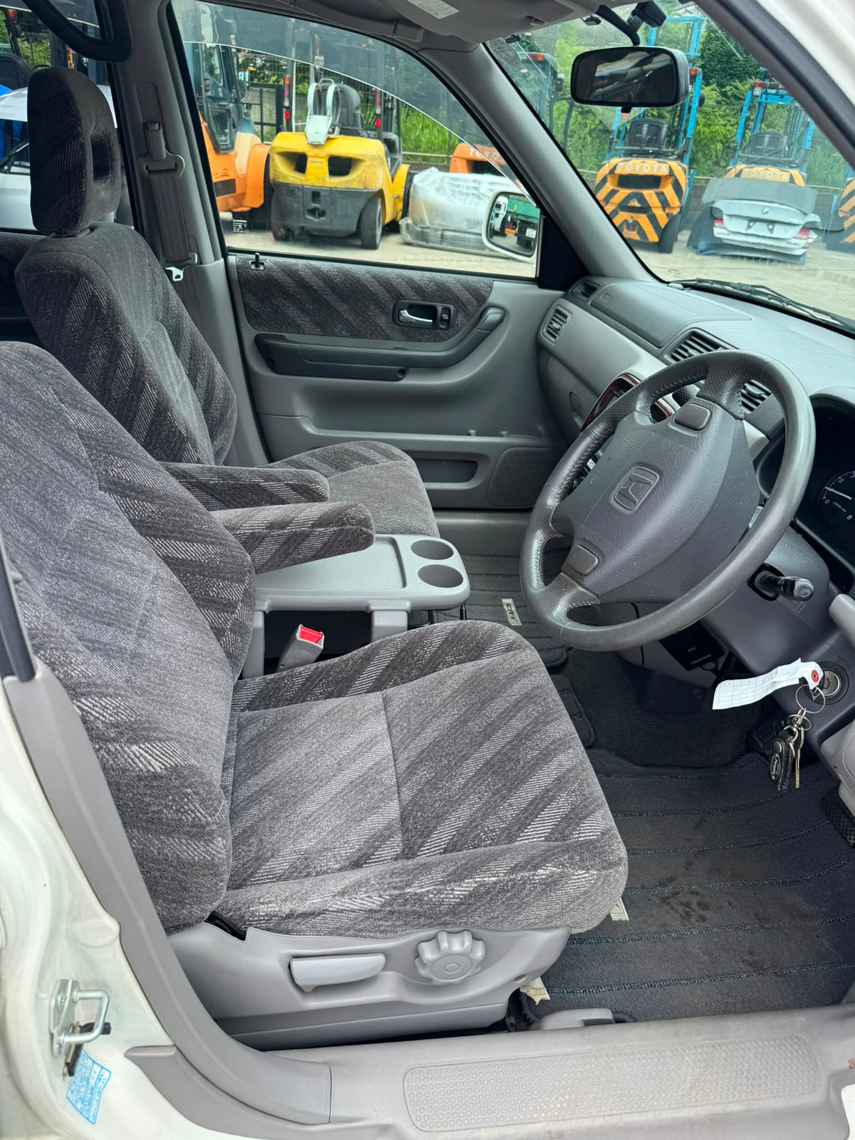 White 1999 Honda CR-V 2WD SUV, photo 9 of 16