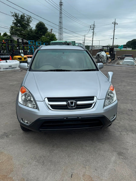 Silver 2001 Honda CR-V 2WD SUV, photo 2 of 17