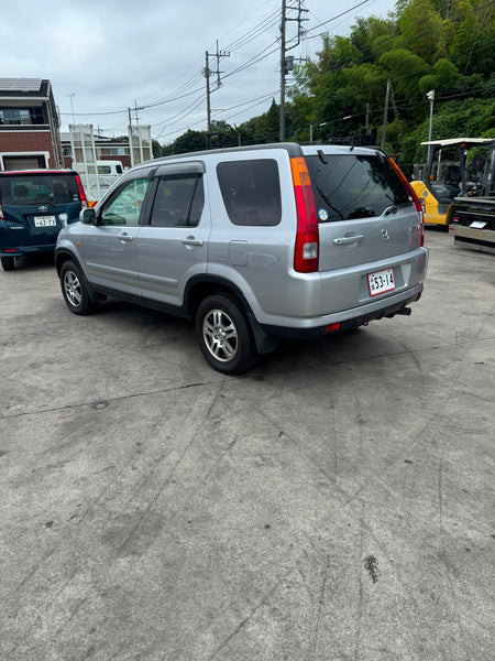 Silver 2001 Honda CR-V 2WD SUV, photo 5 of 17