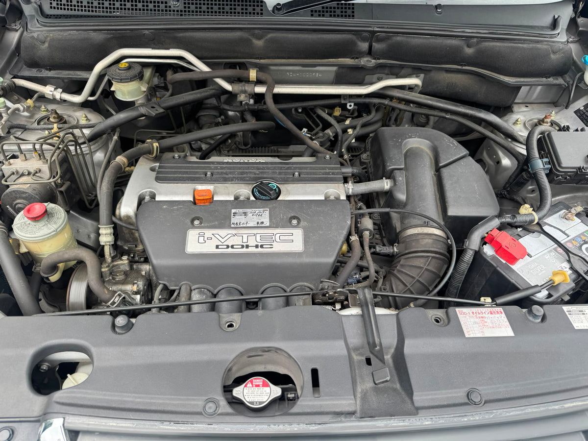 Silver 2001 Honda CR-V 2WD SUV, photo 15 of 17